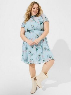 Torrid Blue Floral Chiffon Spring Dress Smocked Neck Flutter Sleeve Size 3 / 3X